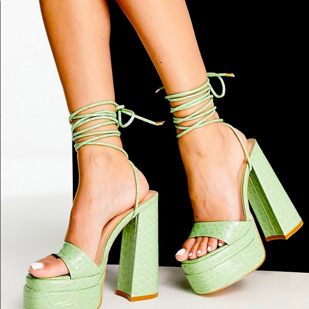 SIMI London - SOLD OUT Sage Green Heels✨